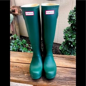 “New in Box”  Hunter Green Boot